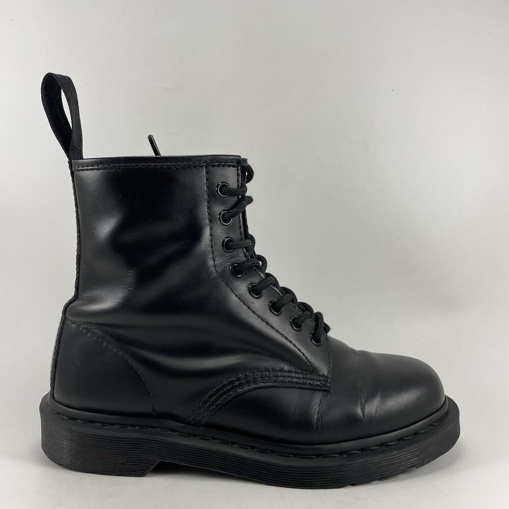 Dr Martens 14353 Womens Size 8 Black Leather Lace Up Combat Boots AirWair